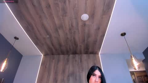 leahlombardi_ online show from 11, 10, 2025