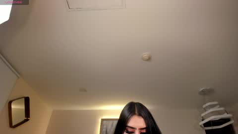 leahlombardi_ online show from 12, 4, 2026