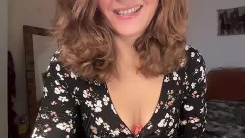 Leah Sparkles online show from 30, 11, 2025