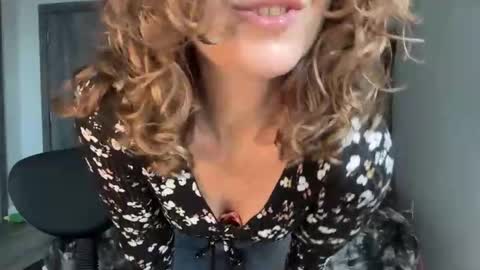Leah Sparkles online show from 21, 5, 2026