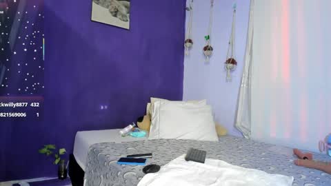 Snapshot of leamonroe__ chatting on 16, 5, 2026 Hey Im Lea online show from 16, 5, 2026
