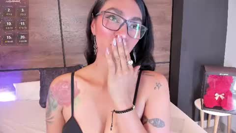 Snapshot of leamonroe__ chatting on 26, 6, 2026 Hey Im Lea online show from 26, 6, 2026