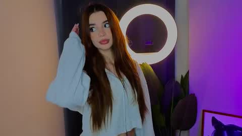 Snapshot of leandraconcatelli chatting on 5, 4, 2026 Sophie online show from 5, 4, 2026