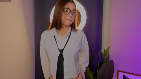 Snapshot of leandraconcatelli chatting on 15, 4, 2026 Sophie online show from 15, 4, 2026