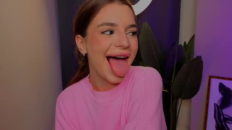 Snapshot of leandraconcatelli chatting on 16, 4, 2026 Sophie online show from 16, 4, 2026