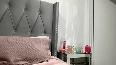 Snapshot of leannaxox chatting on 7, 3, 2025 Leanna online show from 7, 3, 2025