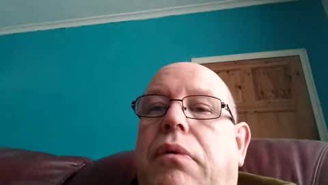 Snapshot of leatherpants68 chatting on 28, 4, 2026 leatherpants68 online show from 28, 4, 2026