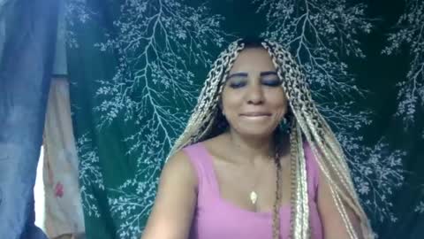 Snapshot of leatianaa chatting on 28, 6, 2026 leatianaa online show from 28, 6, 2026