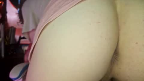 Snapshot of leavibing chatting on 23, 4, 2026 LeaVibing online show from 23, 4, 2026