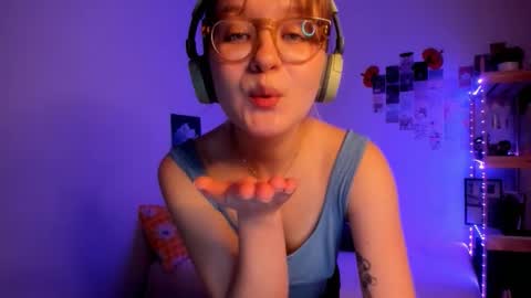 Snapshot of leazy_peasy chatting on 25, 11, 2025 Ellie online show from 25, 11, 2025