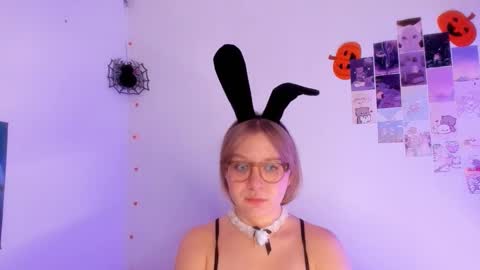 Snapshot of leazy_peasy chatting on 4, 12, 2025 Ellie online show from 4, 12, 2025