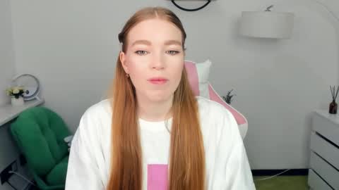 Snapshot of ledacopus chatting on 28, 11, 2025 Lilly online show from 28, 11, 2025