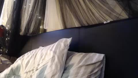 Leelou online show from 6, 2, 2025