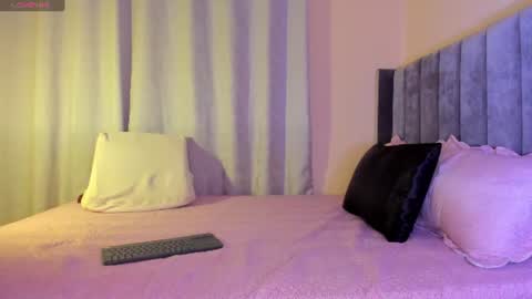 Snapshot of leena_q chatting on 24, 7, 2026 Leena online show from 24, 7, 2026