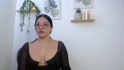 Snapshot of leena_rosee chatting on 25, 5, 2026 leena_rosee online show from 25, 5, 2026