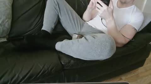 Snapshot of legacy2022 chatting on 8, 4, 2026 UK lover online show from 8, 4, 2026