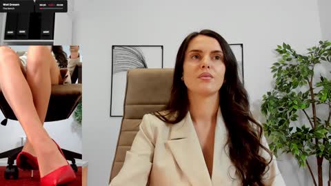 Elle  online show from 17, 1, 2025