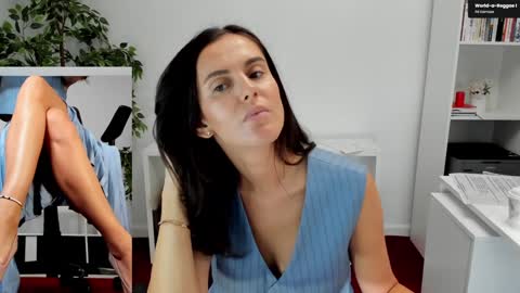 Elle  online show from 11, 9, 2025