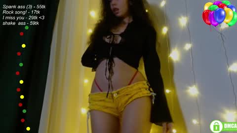 Snapshot of leia_bell chatting on 28, 2, 2025 hey Im Leia and I love rock  online show from 28, 2, 2025