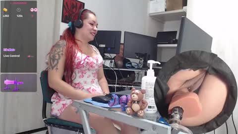 Snapshot of leidycrstnch21 chatting on 22, 11, 2025 LeidyDi223 online show from 22, 11, 2025
