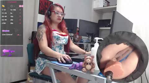 Snapshot of leidycrstnch21 chatting on 24, 11, 2025 LeidyDi223 online show from 24, 11, 2025