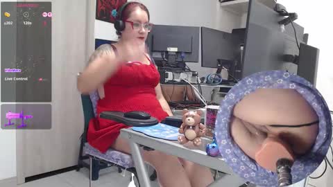 Snapshot of leidycrstnch21 chatting on 13, 12, 2025 LeidyDi223 online show from 13, 12, 2025