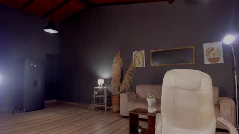 Leila     online show from 29, 10, 2025