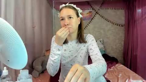 Snapshot of leila_bambi_ chatting on 28, 6, 2026 leila_bambi_ online show from 28, 6, 2026