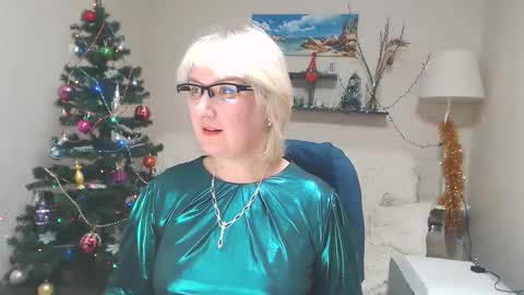 Leila Kinky online show from 8, 1, 2025