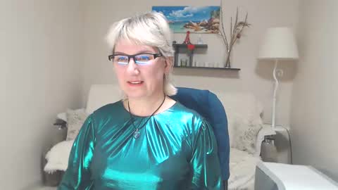 Leila Kinky online show from 19, 2, 2025