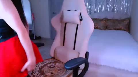 leilamurray online show from 6, 3, 2025