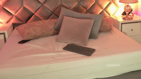 Leizathompson online show from 3, 2, 2026