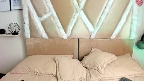 lele_699 online show from 2, 4, 2026