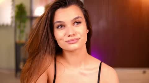 Lena Laurent online show from 25, 4, 2026