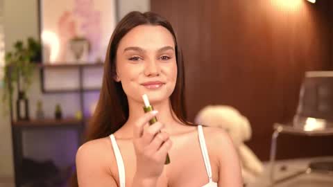 Lena Laurent online show from 31, 5, 2026