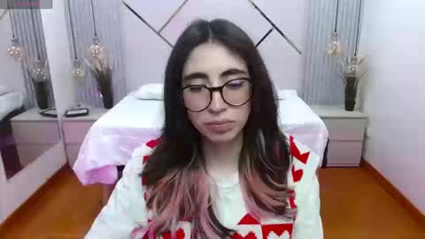 Snapshot of lena_roses chatting on 8, 9, 2025 Lena online show from 8, 9, 2025