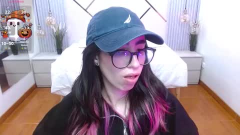 Snapshot of lena_roses chatting on 18, 10, 2025 Lena online show from 18, 10, 2025