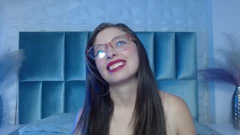 Lenna  online show from 11, 5, 2026