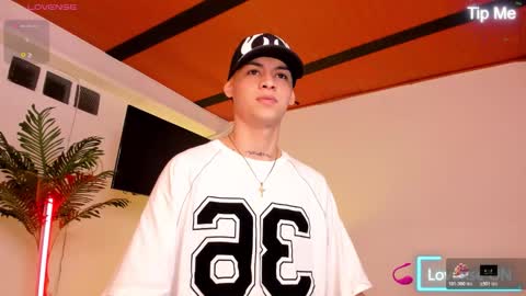 Lenner INDEPENDENT MODEL online show from 17, 11, 2025