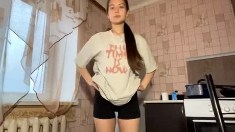 Snapshot of lenniepennachio chatting on 24, 4, 2026 Hellomy name is Natalyits my first day here nice to meet you Give me 50 thumbs ups online show from 24, 4, 2026