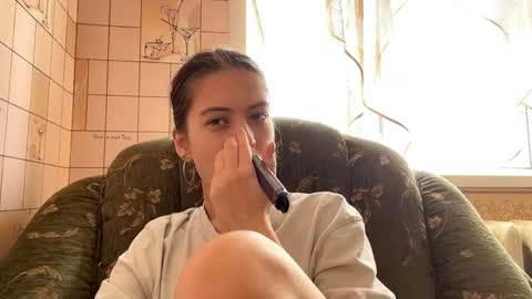 Snapshot of lenniepennachio chatting on 25, 4, 2026 Hellomy name is Natalyits my first day here nice to meet you Give me 50 thumbs ups online show from 25, 4, 2026