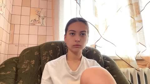 Snapshot of lenniepennachio chatting on 1, 5, 2026 Hellomy name is Natalyits my first day here nice to meet you Give me 50 thumbs ups online show from 1, 5, 2026