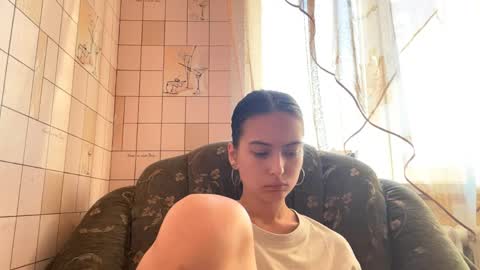 Snapshot of lenniepennachio chatting on 7, 5, 2026 Hellomy name is Natalyits my first day here nice to meet you Give me 50 thumbs ups online show from 7, 5, 2026