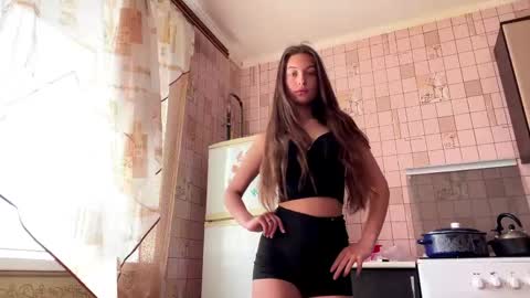 Snapshot of lenniepennachio chatting on 15, 5, 2026 Hellomy name is Natalyits my first day here nice to meet you Give me 50 thumbs ups online show from 15, 5, 2026