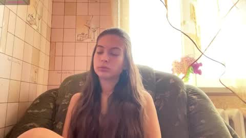 Snapshot of lenniepennachio chatting on 18, 5, 2026 Hellomy name is Natalyits my first day here nice to meet you Give me 50 thumbs ups online show from 18, 5, 2026