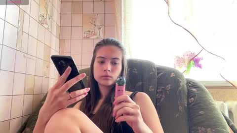 Snapshot of lenniepennachio chatting on 18, 5, 2026 Hellomy name is Natalyits my first day here nice to meet you Give me 50 thumbs ups online show from 18, 5, 2026