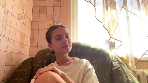 Snapshot of lenniepennachio chatting on 22, 5, 2026 Hellomy name is Natalyits my first day here nice to meet you Give me 50 thumbs ups online show from 22, 5, 2026
