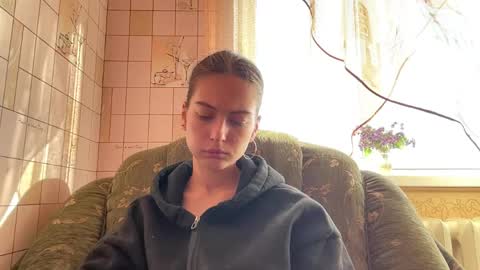Snapshot of lenniepennachio chatting on 23, 5, 2026 Hellomy name is Natalyits my first day here nice to meet you Give me 50 thumbs ups online show from 23, 5, 2026