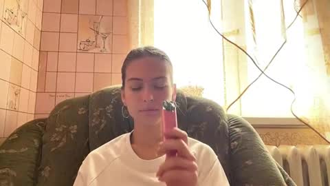 Snapshot of lenniepennachio chatting on 29, 5, 2026 Hellomy name is Natalyits my first day here nice to meet you Give me 50 thumbs ups online show from 29, 5, 2026