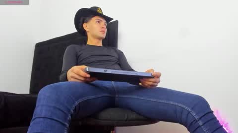 Snapshot of leo183877 chatting on 1, 3, 2026 leo183877 online show from 1, 3, 2026